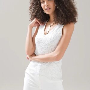 White House Black market white Lace lined v-neck stretch Women's tank Top M